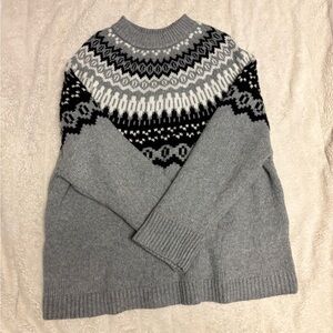 Universal Thread Gray and Black Crewneck Sweater